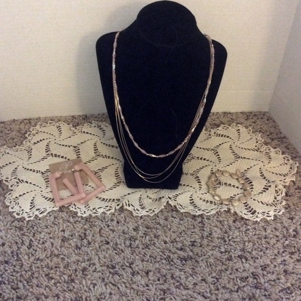Plunder necklace, earrings and bracelet